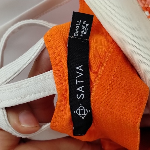 Satva orange & white athletic top size small racerback adjustable strap w/bra - Picture 8 of 9